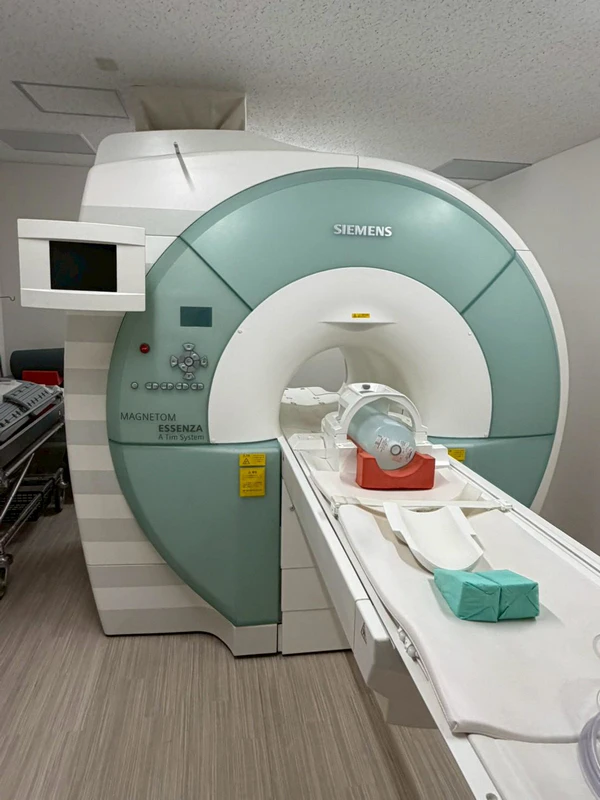 Siemens MAGNETOM ESSENZA 1.5T used MRI system