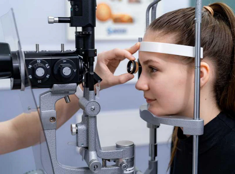 Patient Positioning for a Slit Lamp Examination